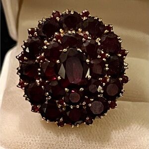 Heavy Antique 18K Yellow Gold Ring with Large Bohem Natural Garnets. Size 8
